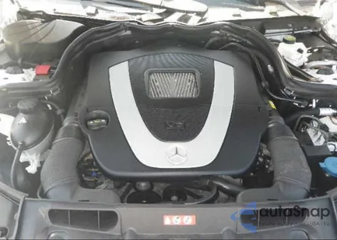 2009 Mercedes-Benz C300 z USA, uszkodzony, nr VIN WDDGF54X29F228633